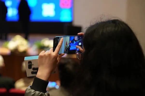 В кадре первом